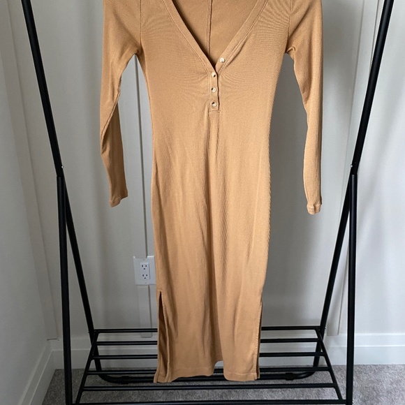 Fitted Long-Sleeve Rib-Knit Henley Midi Dress XS - Old Navy - Picture 4 of 4